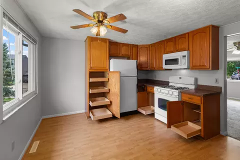 3418 Everson Rd W, Columbus, OH 43232 photo 6
