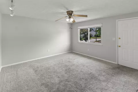 3418 Everson Rd W, Columbus, OH 43232 photo 2