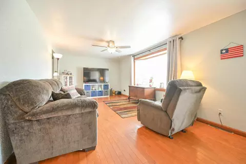 Living - 4823 Ashley Dr, Springfield, OH 45503 photo 2 of 2