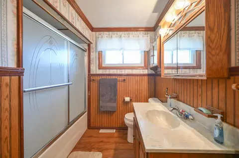Bath - 4823 Ashley Dr, Springfield, OH 45503 photo 1 of 3