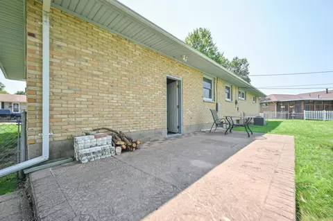 Exterior - 4823 Ashley Dr, Springfield, OH 45503 photo 3 of 5