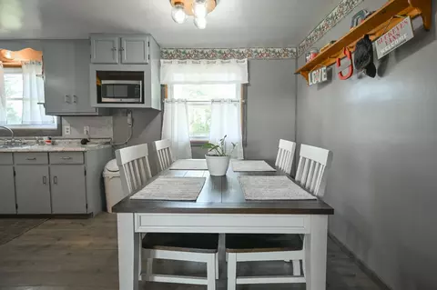 Dining - 4823 Ashley Dr, Springfield, OH 45503 photo 1 of 2