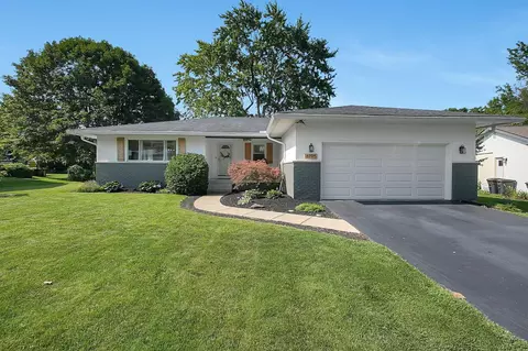 6195 Meadow Wood Ln, Columbus, OH 43228