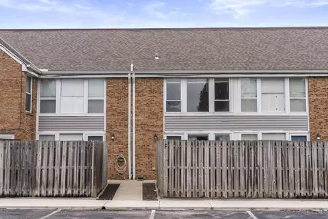 105 E Ticonderoga Dr #F, Westerville, OH 43081