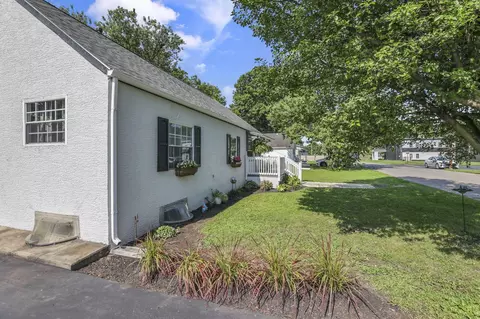 Exterior - 3665 Etna St, Columbus, OH 43213 photo 5 of 25