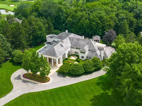 8565 Dunsinane Dr, Dublin, OH 43017