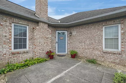 3797 Mill Stream Dr #17, Hilliard, OH 43026