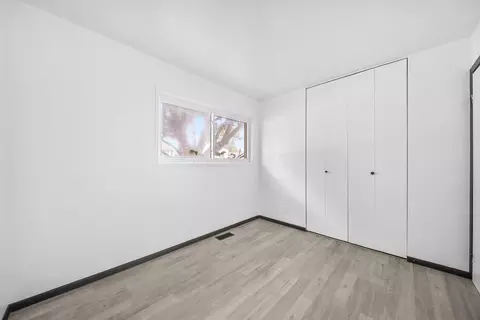 Bedroom - 1950 Sturgeon St, Springfield, OH 45506 photo 3 of 7