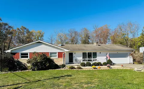 1155 Griffiths Dr, Zanesville, OH 43701