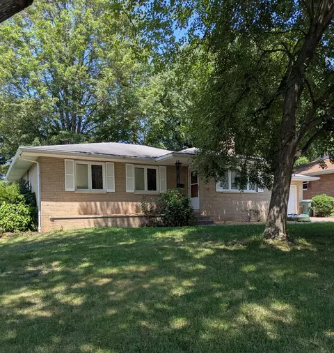 220 Ceramic Dr, Columbus, OH 43214