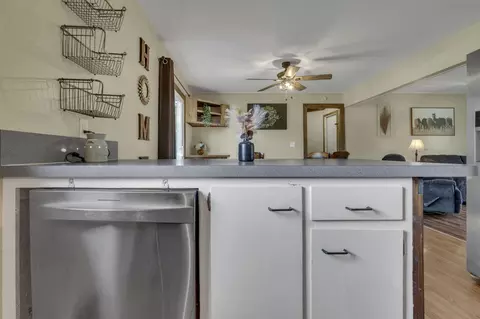 Kitchen - 1845 Roberta Dr, Heath, OH 43056 photo 6 of 7
