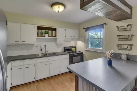 Kitchen - 1845 Roberta Dr, Heath, OH 43056 photo 1 of 7