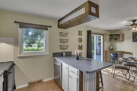 Kitchen - 1845 Roberta Dr, Heath, OH 43056 photo 3 of 7