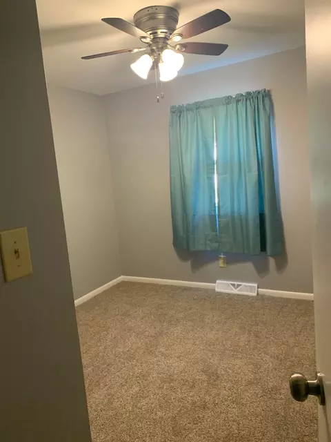 Bedroom - 365 Meadow Dr, Circleville, OH 43113 photo 3 of 5