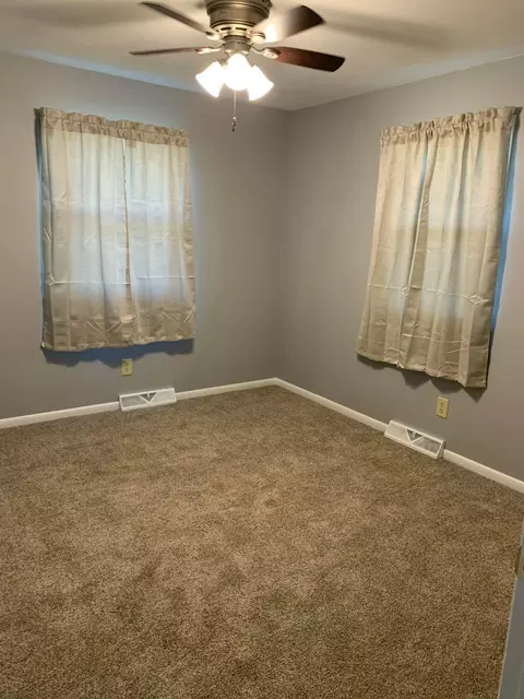 Bedroom - 365 Meadow Dr, Circleville, OH 43113 photo 4 of 5