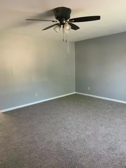 Living - 365 Meadow Dr, Circleville, OH 43113 photo 2 of 2