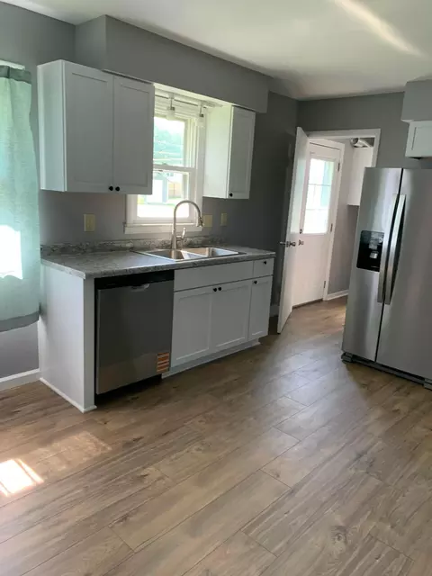 Kitchen - 365 Meadow Dr, Circleville, OH 43113 photo 1 of 5