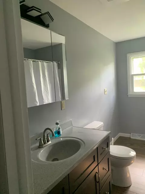 Bath - 365 Meadow Dr, Circleville, OH 43113 photo 1 of 3