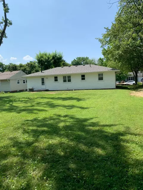 Exterior - 365 Meadow Dr, Circleville, OH 43113 photo 3 of 6