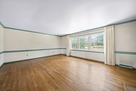Living - 8143 Snyder Rd, Orient, OH 43146 photo 7 of 7