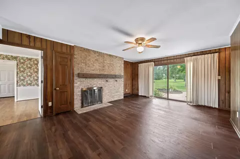 Living - 8143 Snyder Rd, Orient, OH 43146 photo 2 of 7