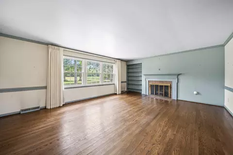 Living - 8143 Snyder Rd, Orient, OH 43146 photo 4 of 7