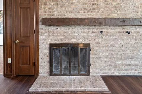Living - 8143 Snyder Rd, Orient, OH 43146 photo 3 of 7