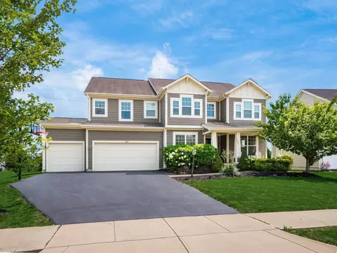 2507 Triple Crown Xing, Powell, OH 43065