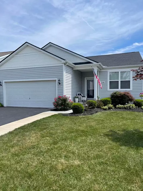 2304 Boston Mills Dr, Grove City, OH 43123