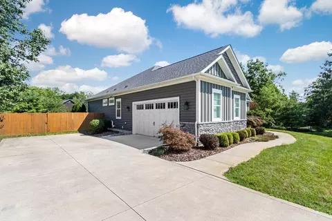 Exterior - 46 E Waterview Dr, Powell, OH 43065 photo 4 of 8
