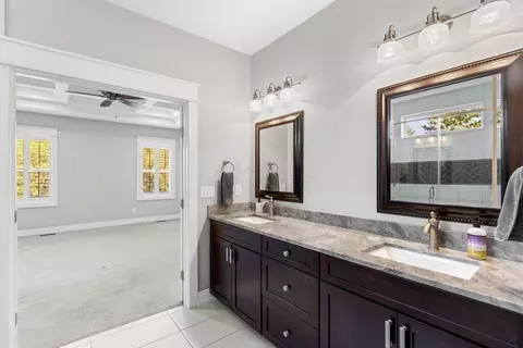 Bath - 46 E Waterview Dr, Powell, OH 43065 photo 2 of 5