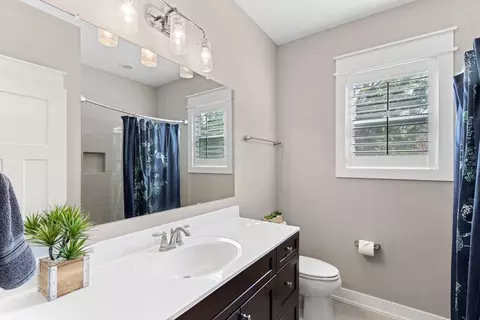 Bath - 46 E Waterview Dr, Powell, OH 43065 photo 5 of 5