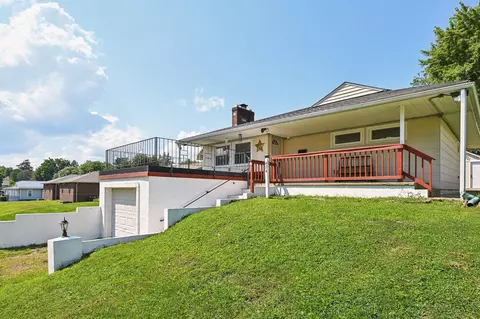 424 Ridge Ave, Newark, OH 43055