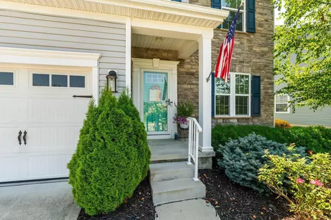 138 Old Colony Dr, Delaware, OH 43015