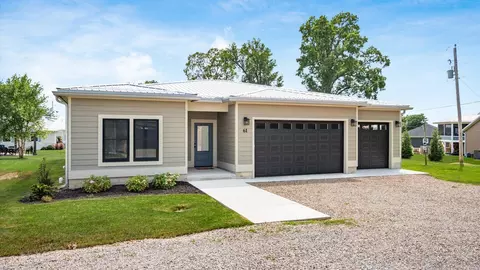 61 Lippert Ln, Buckeye Lake, OH 43008