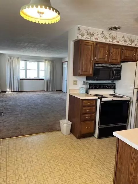 Kitchen - 152 Griner Ave, Circleville, OH 43113 photo 5 of 5