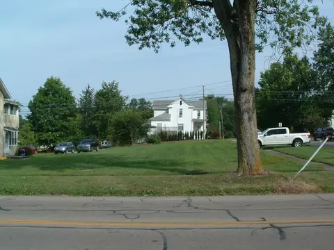 76 E Main St, Centerburg, OH 43011