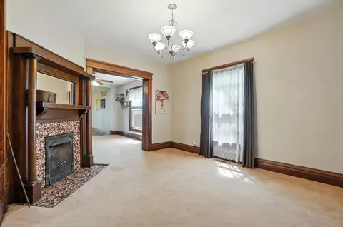 Living - 851 E Center St, Marion, OH 43302 photo 2 of 9