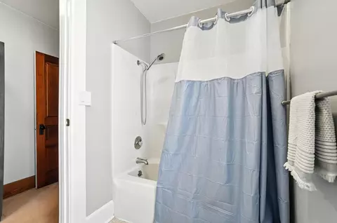 Bath - 851 E Center St, Marion, OH 43302 photo 5 of 7