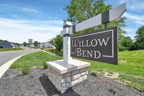 225 Willow Bend Dr, Newark, OH 43055