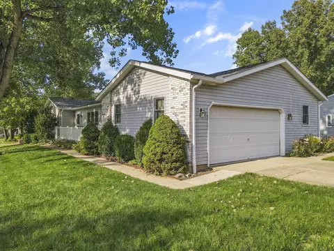 57 Jonquil Dr SW, Pataskala, OH 43062