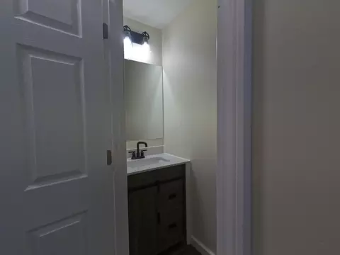 Bath - 224 E Central Ave, Delaware, OH 43015 photo 3 of 5