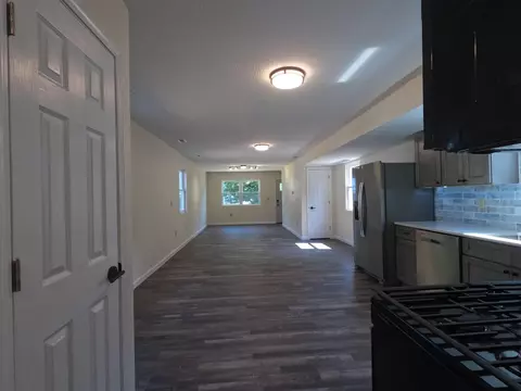 Entry Way - 224 E Central Ave, Delaware, OH 43015 photo 2 of 5
