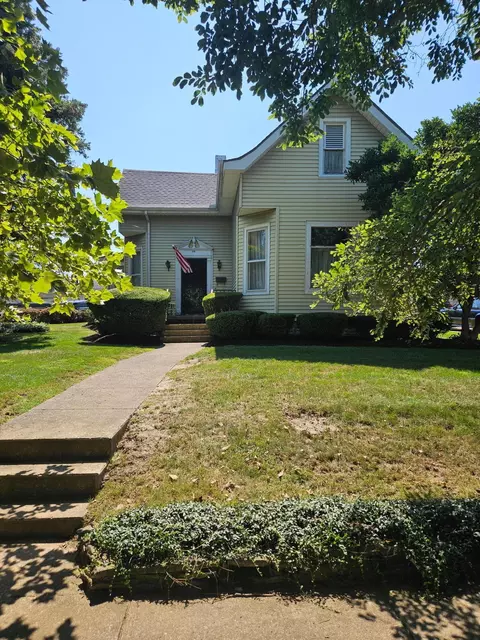 119 N Oak St, London, OH 43140