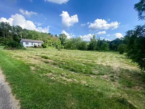 68862 Prattsville Rd, Mcarthur, OH 45651