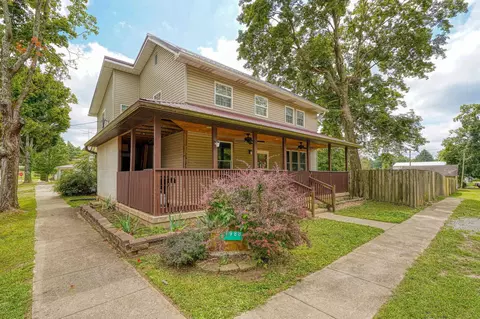 11988 Main St, Adelphi, OH 43101