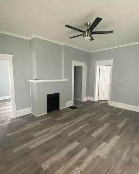 Living - 382 E Franklin St, Circleville, OH 43113 photo 1 of 2