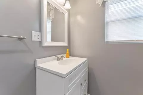 223 E Mill St, Circleville, OH 43113 photo 25