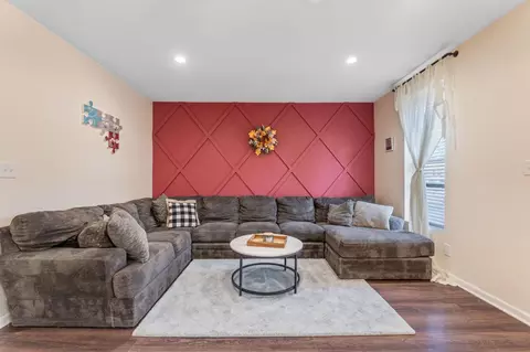 223 E Mill St, Circleville, OH 43113 photo 5