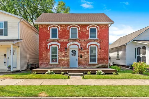 223 E Mill St, Circleville, OH 43113